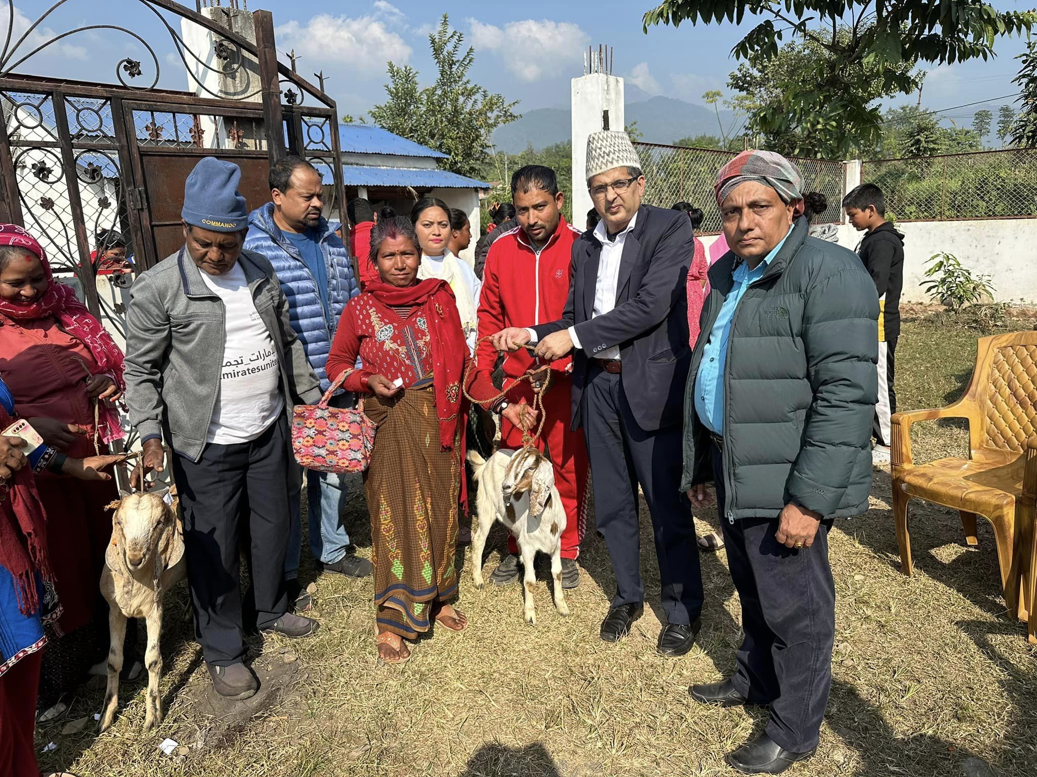 देवचुली ९ मा १ लाख बराबरको बाख्रा वितरण 